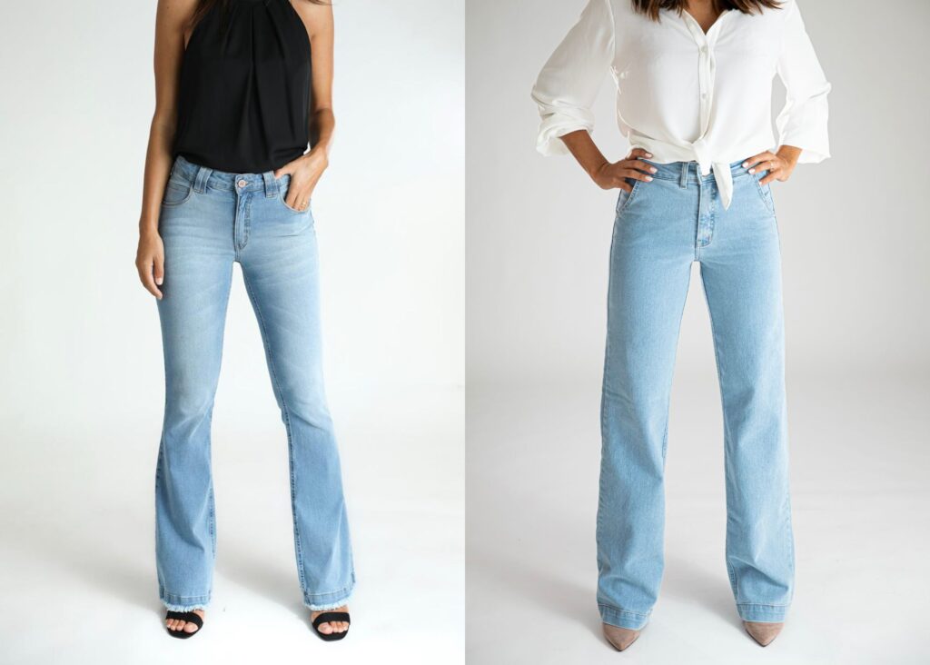 Montagem de dois looks com jeans azul claro: blusa preta sem mangas à esquerda e camisa branca à direita.